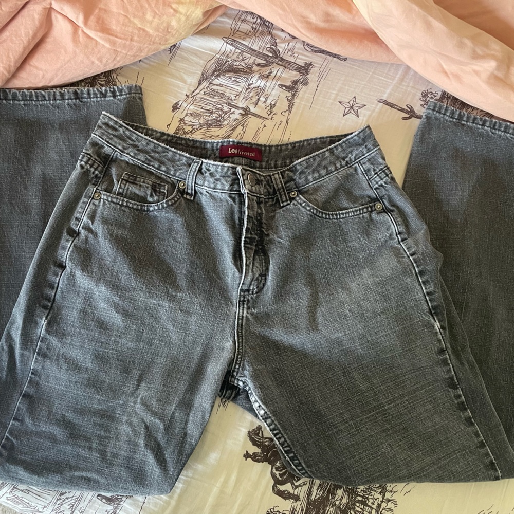 Lee | Riveted black wash jeans!! (Mid waisted)